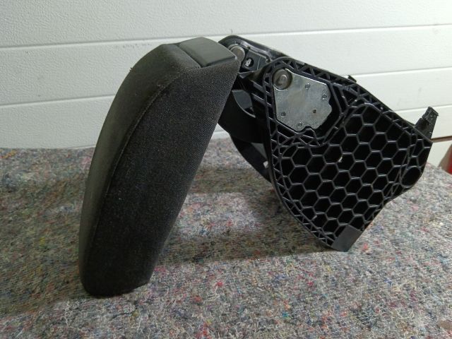 bontott SKODA YETI Könyöklő