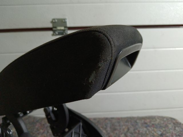 bontott SKODA YETI Könyöklő