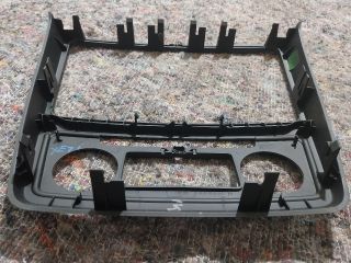 bontott SKODA YETI Középkonzol Keret