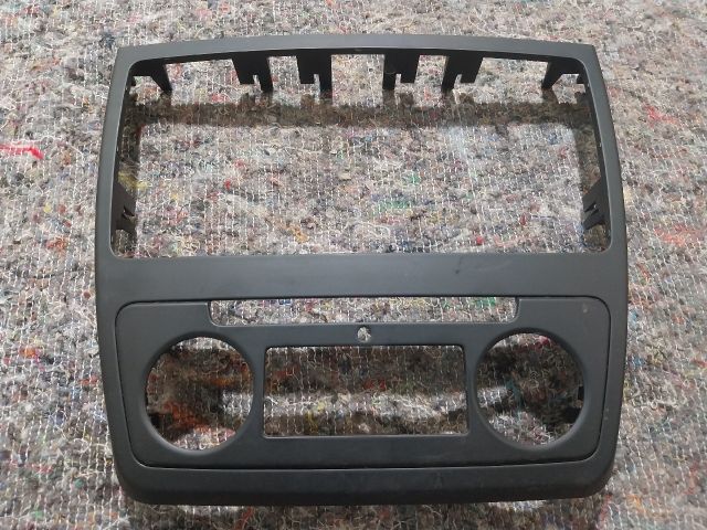 bontott SKODA YETI Középkonzol Keret