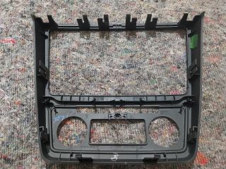bontott SKODA YETI Középkonzol Keret