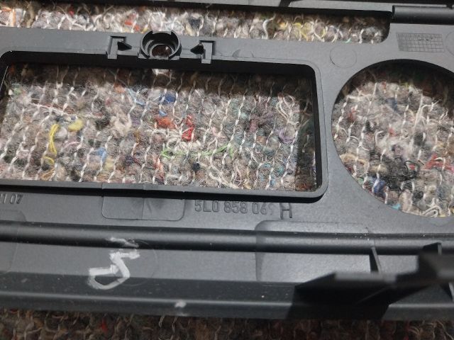 bontott SKODA YETI Középkonzol Keret