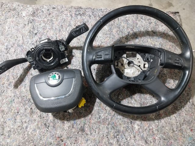 bontott SKODA YETI Multikormány