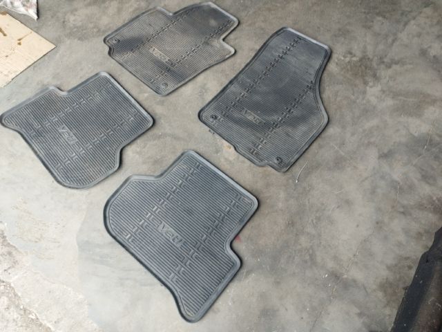 bontott SKODA YETI Szőnyeg Szett