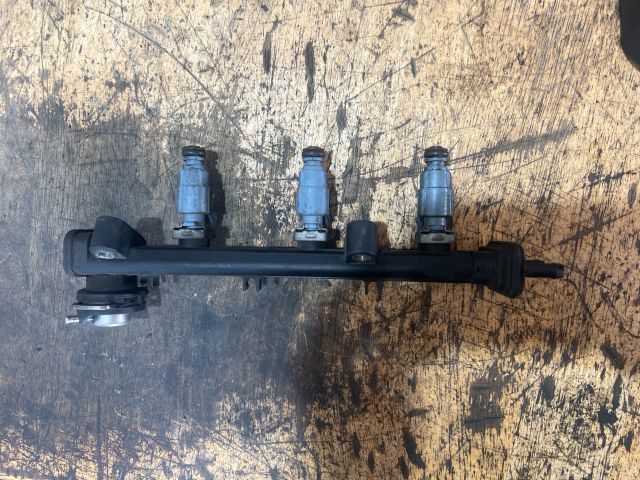 bontott SMART CITY-COUPE Porlasztó Sor / Híd