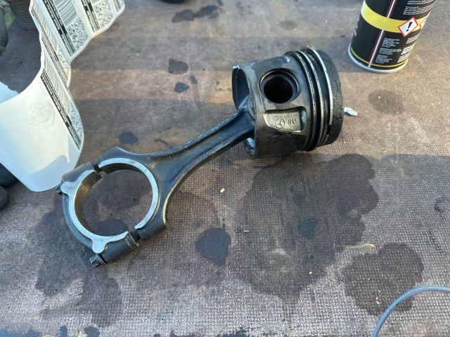 bontott SMART FORFOUR Dugattyú és Hajtókar