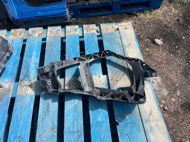 bontott SMART FORFOUR Bal Fényszóró Tartó