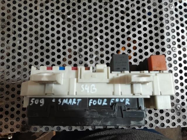 bontott SMART FORFOUR Biztosítéktábla Utastér