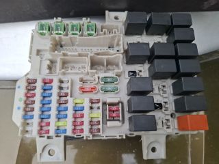 bontott SMART FORFOUR Biztosítéktábla Utastér