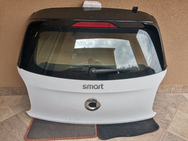 bontott SMART FORFOUR Csomagtérajtó (Részeivel)