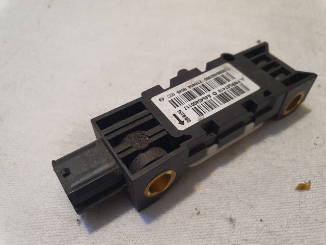 bontott SMART FORFOUR Első Középső Ütközés Érzékelő (Homlokfalon)