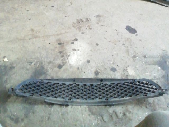 bontott SMART FORFOUR Első Lökhárító Alsó Középső Díszrács