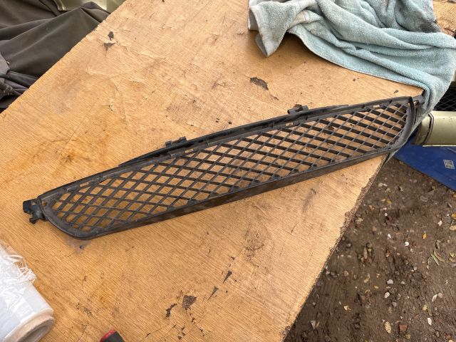 bontott SMART FORFOUR Első Lökhárító Alsó Középső Díszrács