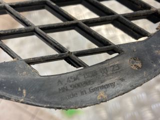 bontott SMART FORFOUR Első Lökhárító Alsó Középső Díszrács