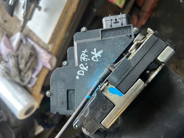 bontott SMART FORFOUR Jobb első Ajtózár