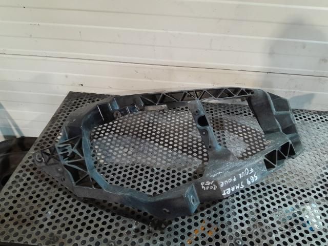 bontott SMART FORFOUR Jobb Fényszóró Tartó