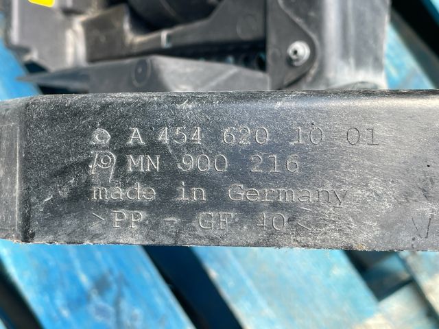 bontott SMART FORFOUR Jobb Fényszóró Tartó