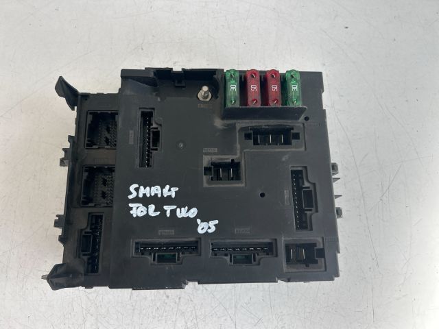 bontott SMART FORTWO Biztosítéktábla Utastér