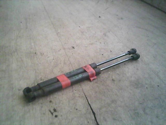 bontott SMART FORTWO Gázrugós Kitámasztó Teleszkóp Pár Csomagtérajtó