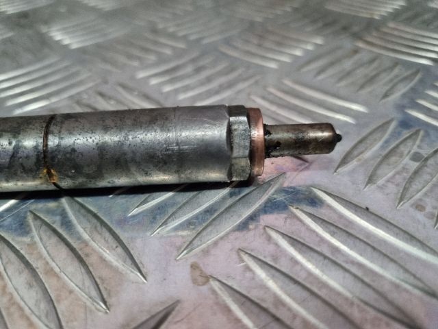 bontott SSANGYONG ACTYON Porlasztó (1 db)