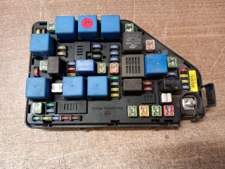 bontott SSANGYONG KORANDO Biztosítéktábla Motortér