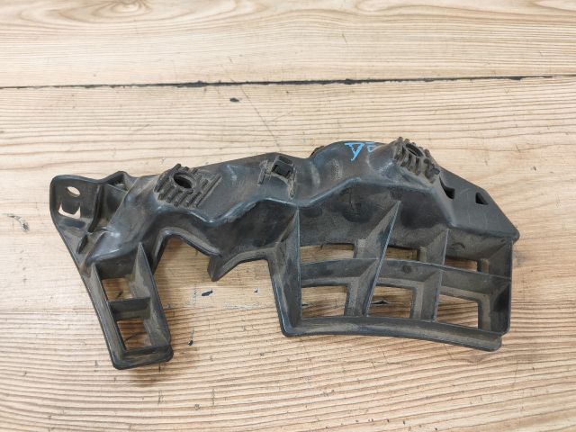 bontott SSANGYONG KORANDO Bal első Lökhárító Tartó (Műanyag)