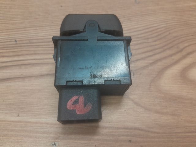 bontott SSANGYONG KORANDO Bal első Ülésfűtés Kapcsoló