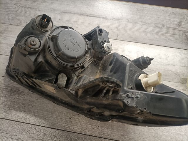 bontott SSANGYONG KORANDO Bal Fényszóró