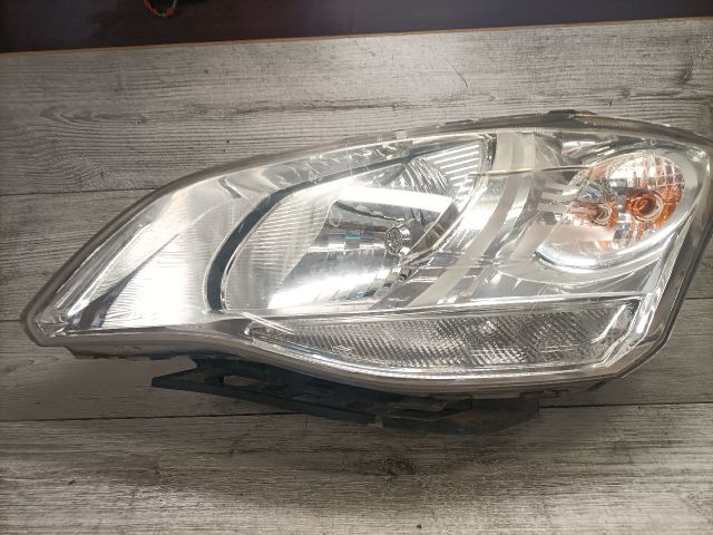 bontott SSANGYONG KORANDO Bal Fényszóró