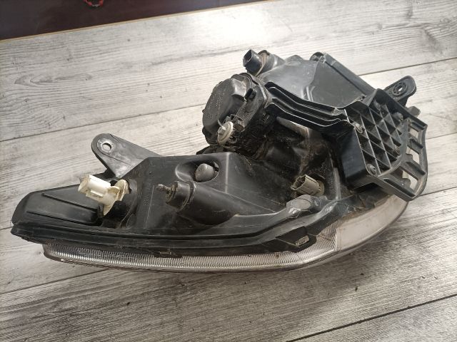 bontott SSANGYONG KORANDO Bal Fényszóró