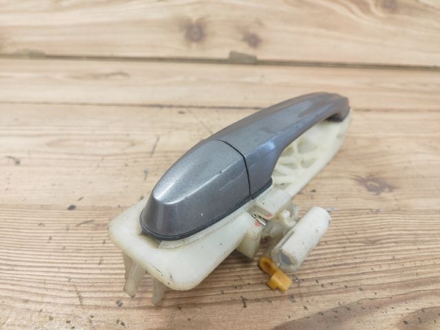 bontott SSANGYONG KORANDO Bal hátsó Külső Kilincs