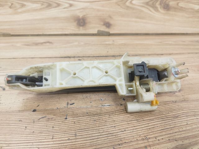 bontott SSANGYONG KORANDO Bal hátsó Külső Kilincs