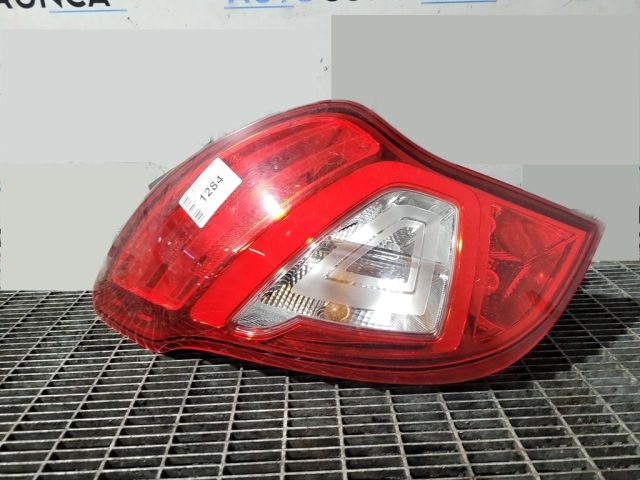 bontott SSANGYONG KORANDO Bal Hátsó Lámpa