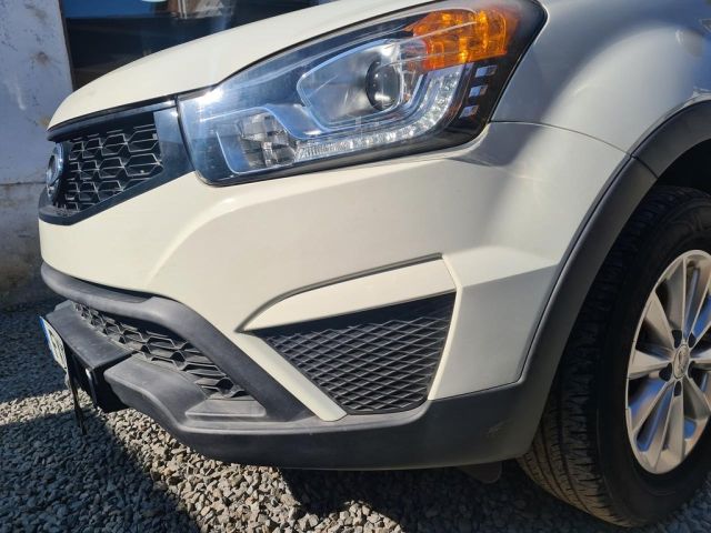 bontott SSANGYONG KORANDO Első Lökhárító (Üresen)