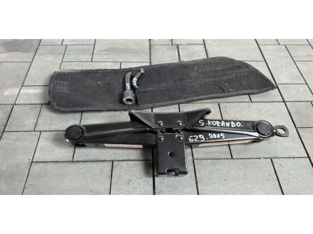 bontott SSANGYONG KORANDO Emelő