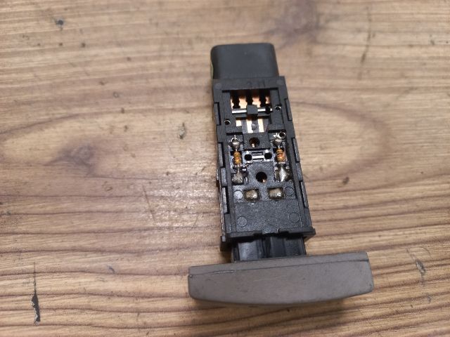 bontott SSANGYONG KORANDO Hátsó Ködzárófény Kapcsoló