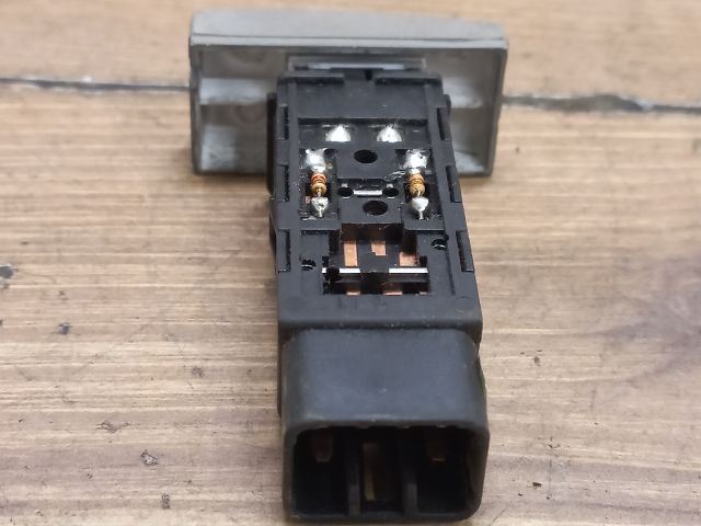 bontott SSANGYONG KORANDO Hátsó Ködzárófény Kapcsoló