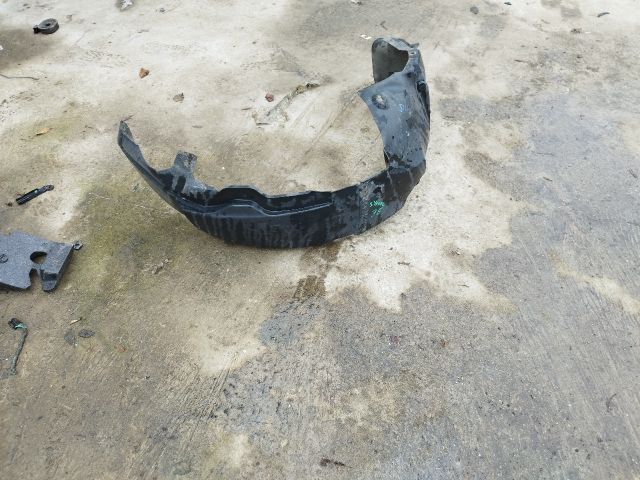 bontott SSANGYONG KORANDO Jobb első Dobbetét (Kerékjárati, Műanyag)