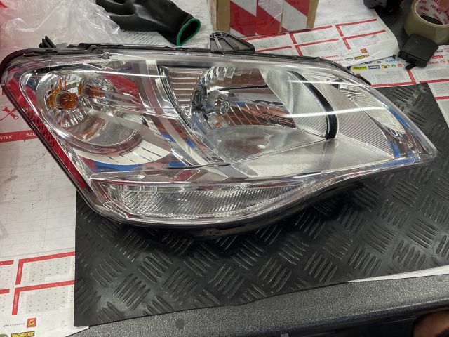 bontott SSANGYONG KORANDO Jobb Fényszóró