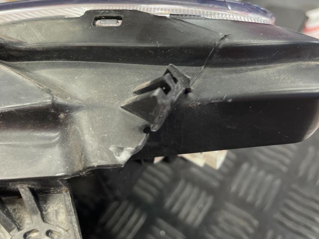 bontott SSANGYONG KORANDO Jobb Fényszóró