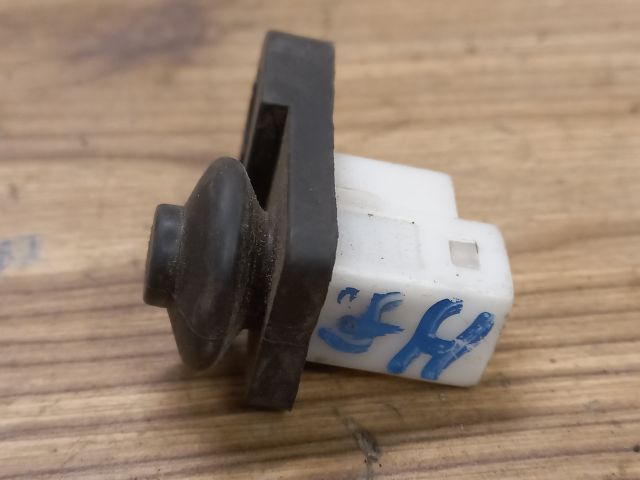 bontott SSANGYONG KORANDO Jobb hátsó Ajtó Kapcsoló