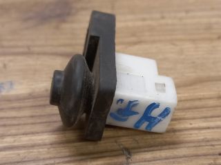 bontott SSANGYONG KORANDO Jobb hátsó Ajtó Kapcsoló