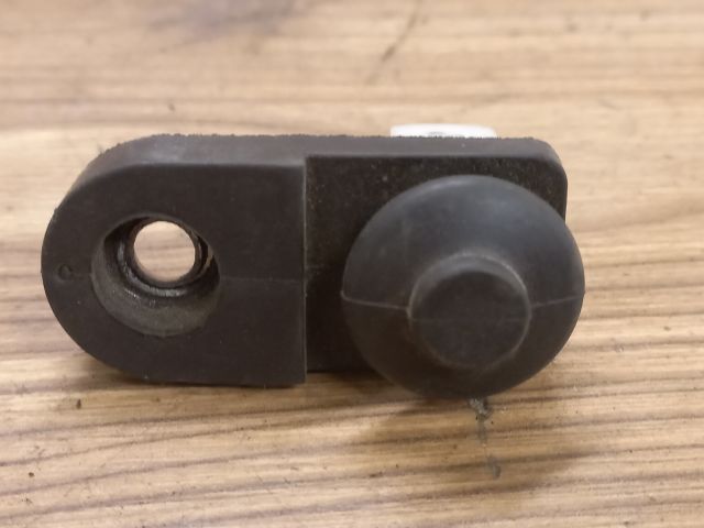 bontott SSANGYONG KORANDO Jobb hátsó Ajtó Kapcsoló