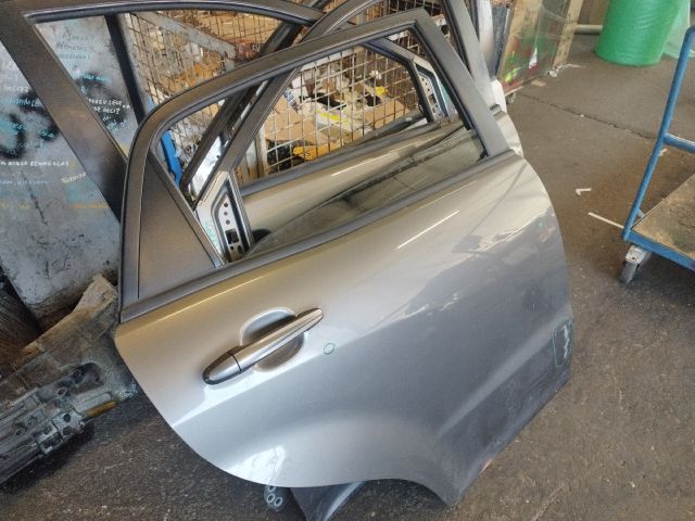 bontott SSANGYONG KORANDO Jobb hátsó Ajtó (Üres lemez)