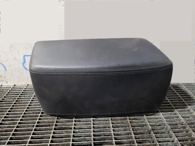 bontott SSANGYONG KORANDO Könyöklő