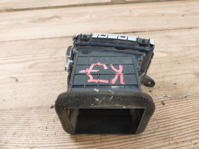 bontott SSANGYONG KORANDO Középső Jobb Szellőző