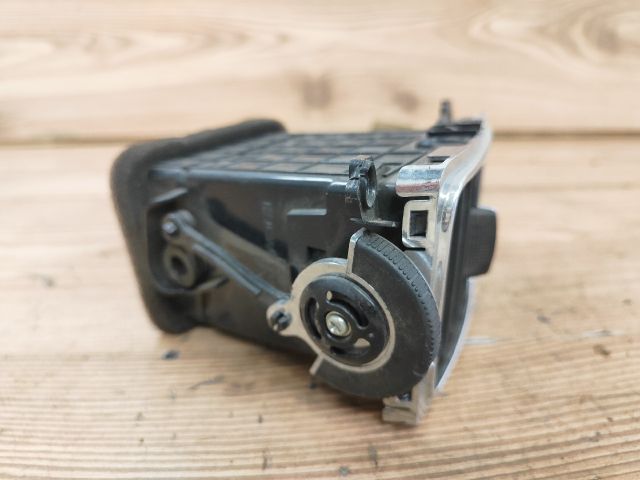 bontott SSANGYONG KORANDO Középső Jobb Szellőző