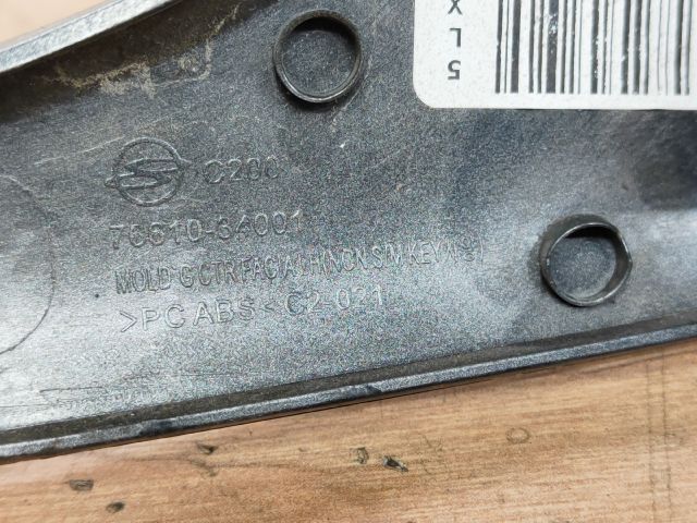 bontott SSANGYONG KORANDO Középső Műszerfal Díszléc