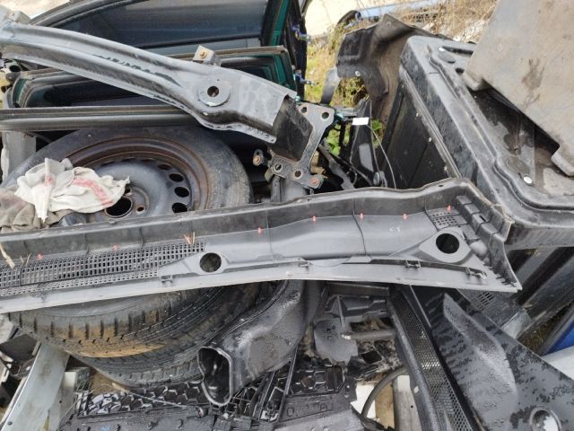 bontott SSANGYONG KORANDO Levélrács