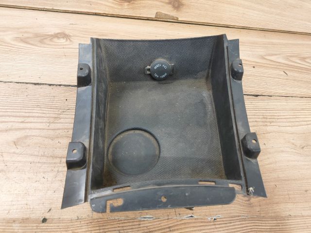 bontott SSANGYONG KORANDO Szivargyújtó Aljzat